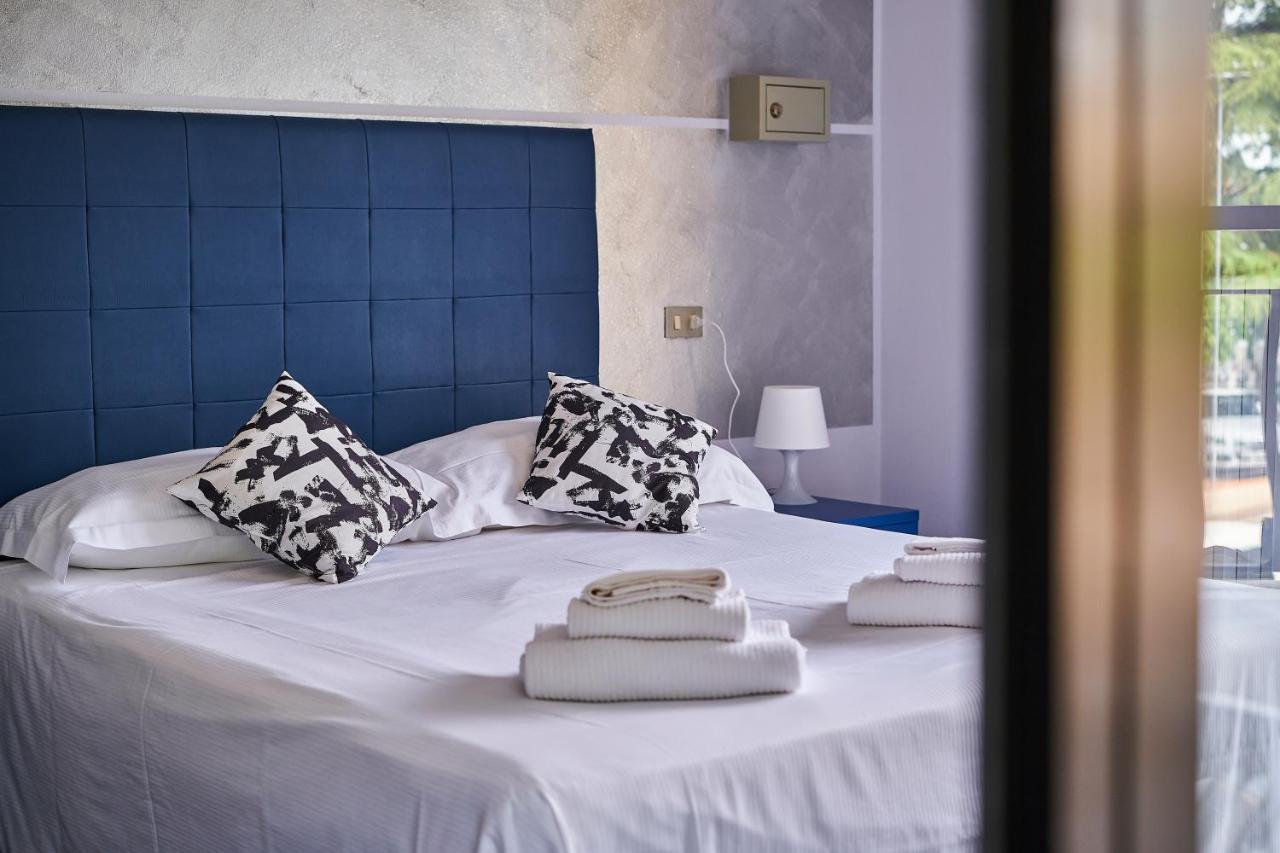 Hotel Vittoria Sirmione Exterior photo